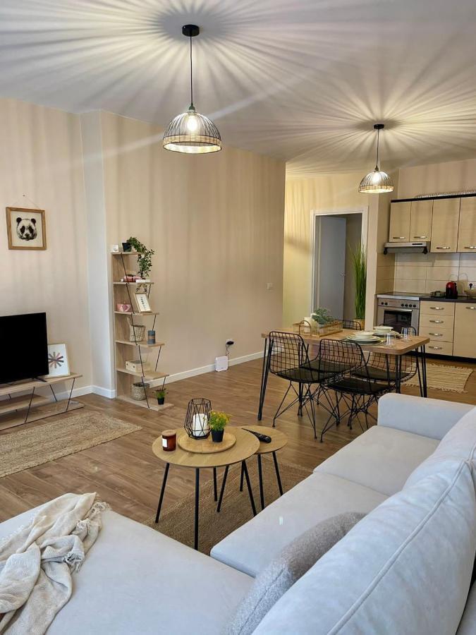 Mh Apartment, Free Parking, Flexible Check In Tirana Exterior photo