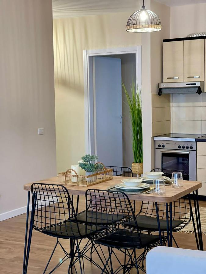 Mh Apartment, Free Parking, Flexible Check In Tirana Exterior photo